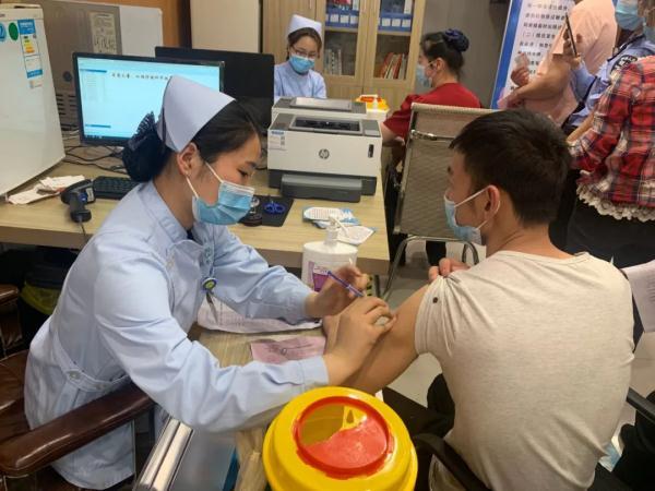 【新冠疫苗什么时候开始打的/中国新冠疫苗什么时候开始打的】