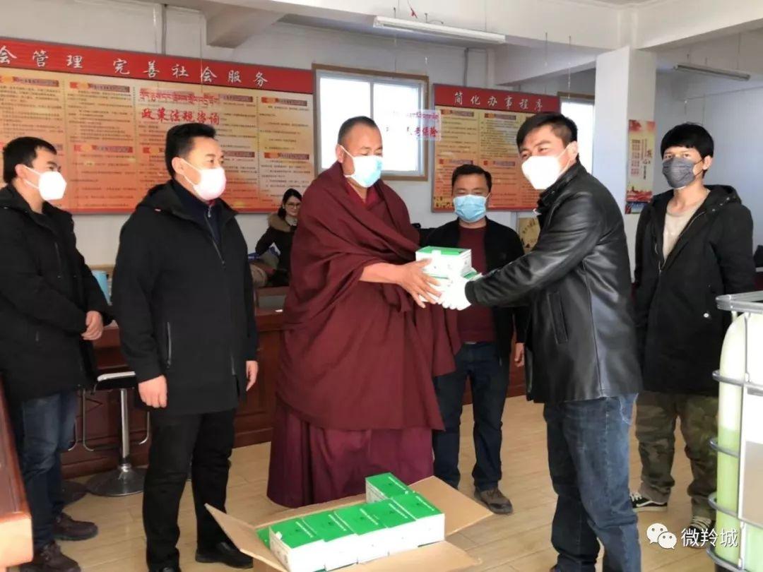 【疫情云南省第一起学生自发捐款/云南疫情学校】